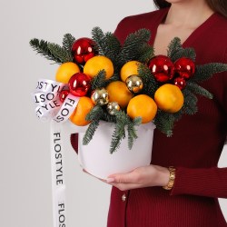 novogodnyaya korobka s mandarinami 3